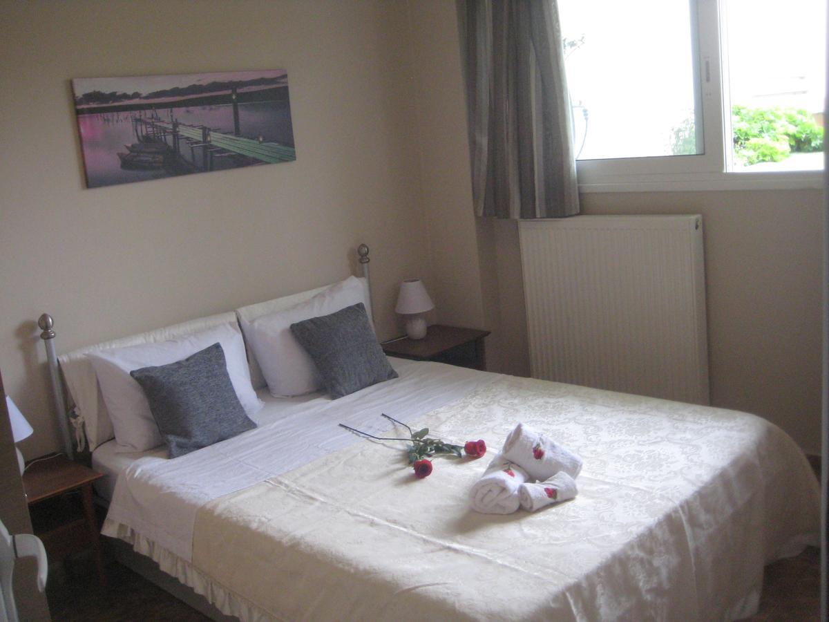 Rea'S Guest House Artemida  Ngoại thất bức ảnh