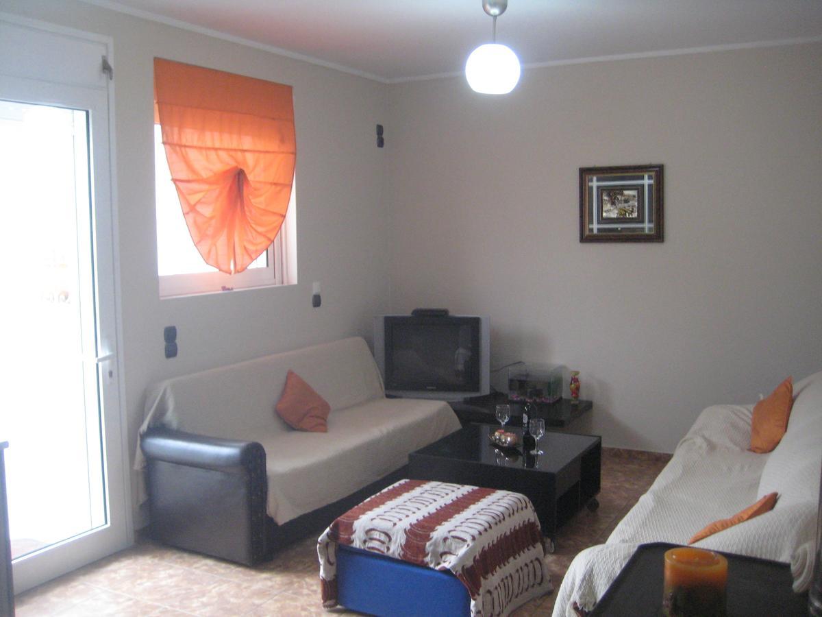 Rea'S Guest House Artemida  Ngoại thất bức ảnh